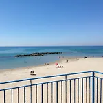 La شقة *